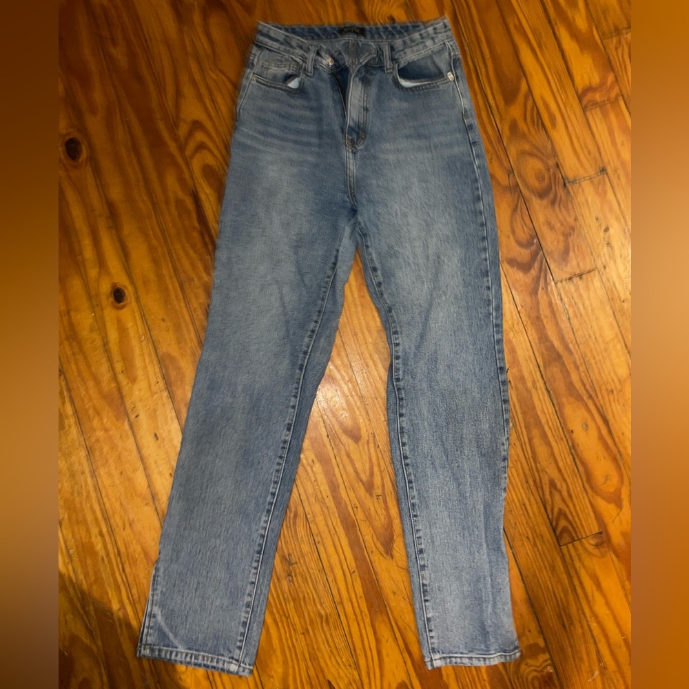 Long high waisted loose leg jeans